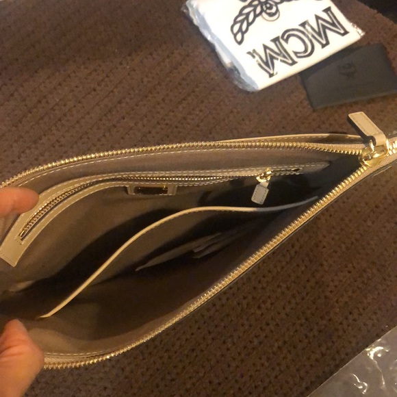 NWT** MCM Visetos Crossbody Clutch - Picture 7 of 7